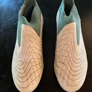 Adidas Predator Edge men's soccer cleats size 10